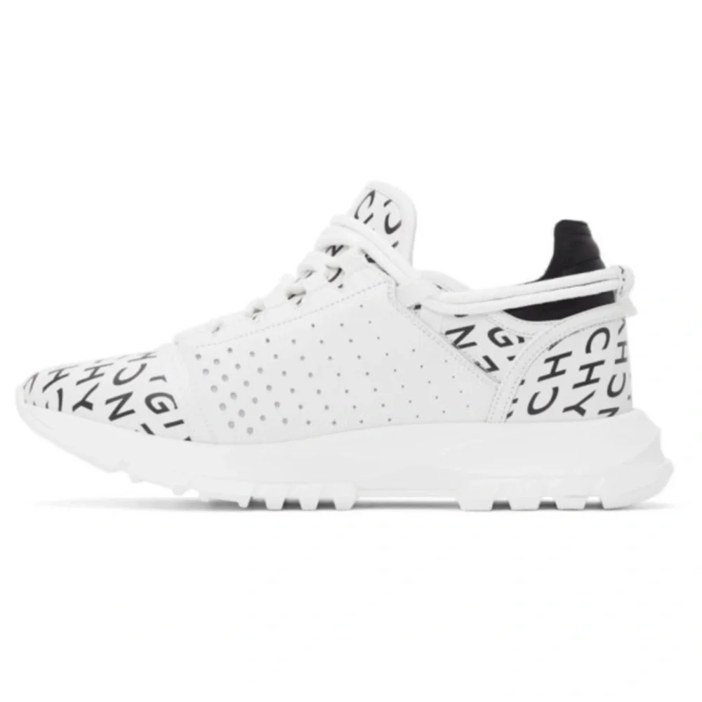 Givenchy White and Black Refracted Logo Spectre Runner
Sneakers Size 44 - Picture 2 of 8